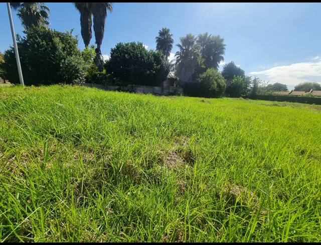 1,060M² VACANT LAND FOR SALE IN FALCON RIDGE